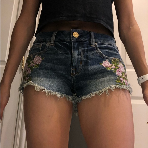 Floral AE short shorts - Picture 4 of 4